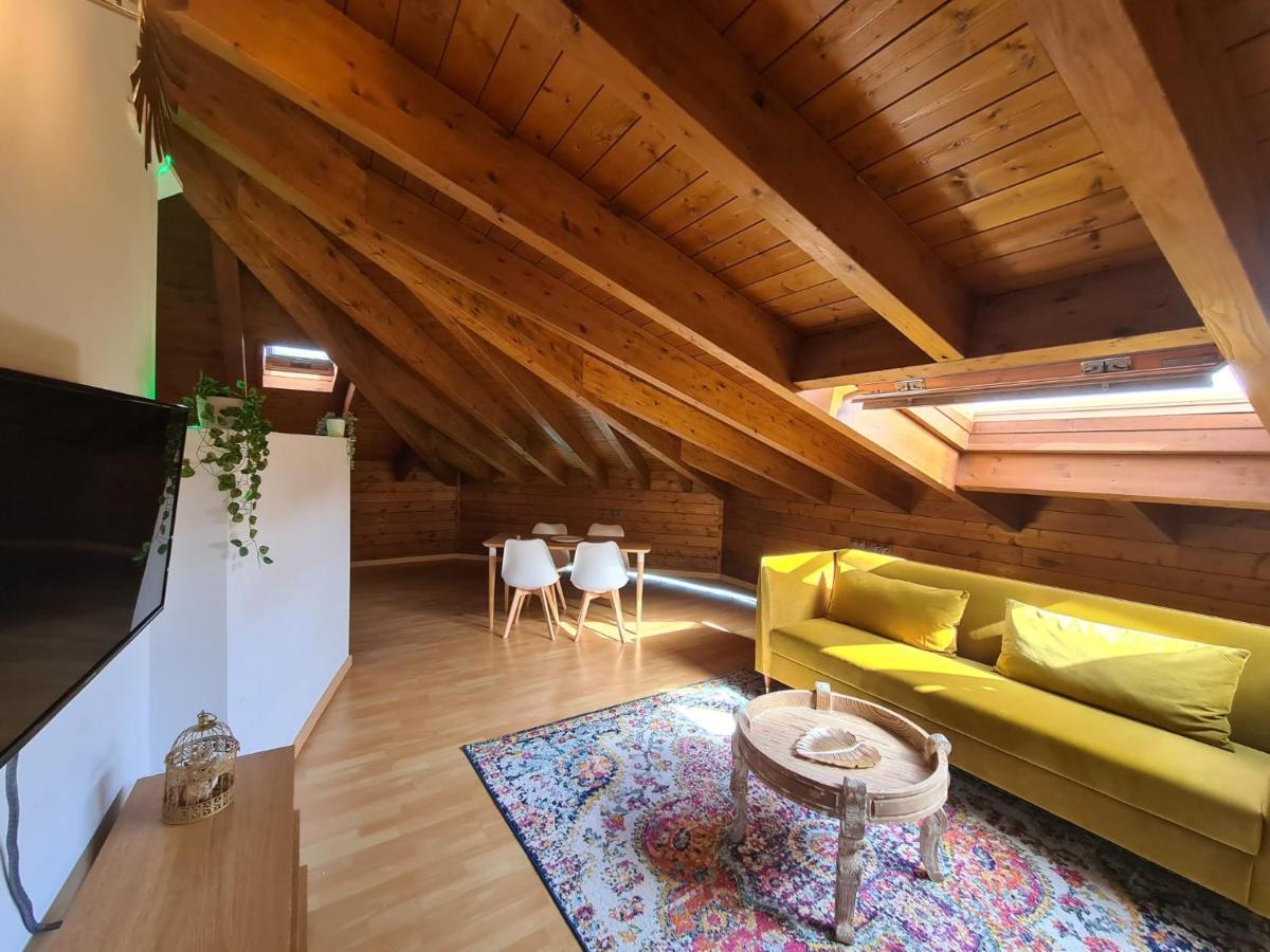 Apartamentos Dos Torres Numenor - Ático abuhardillado de madera Saragoça Exterior foto