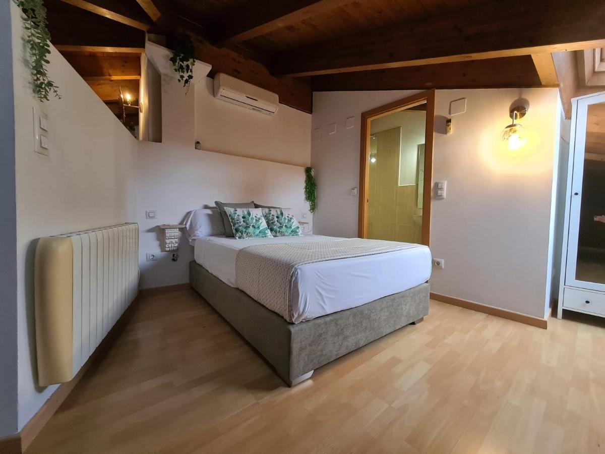 Apartamentos Dos Torres Numenor - Ático abuhardillado de madera Saragoça Exterior foto